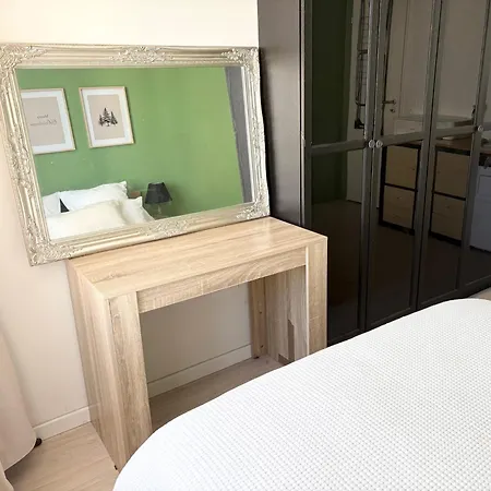 Apartman Le Beauvoir A Chic Haven Near